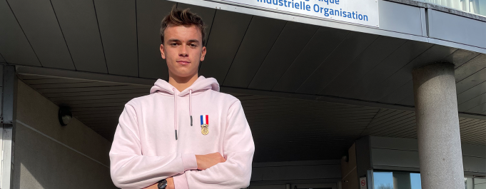 Evan Ducro et sa médaille de courage et de dévouement